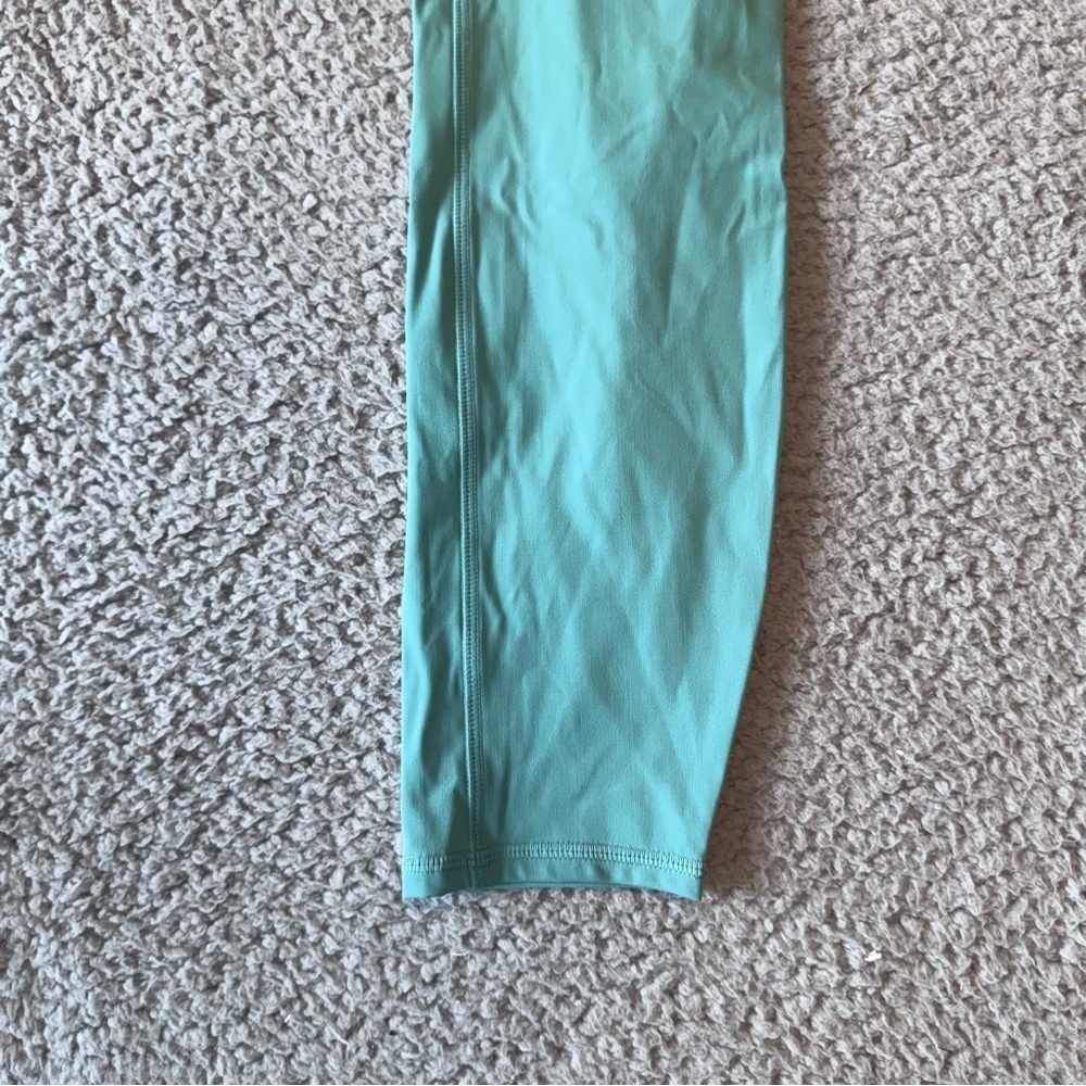 VUORI Stride Legging BASIL Green Size Medium Women's Performance Legging VW429 - Picture 2 of 13